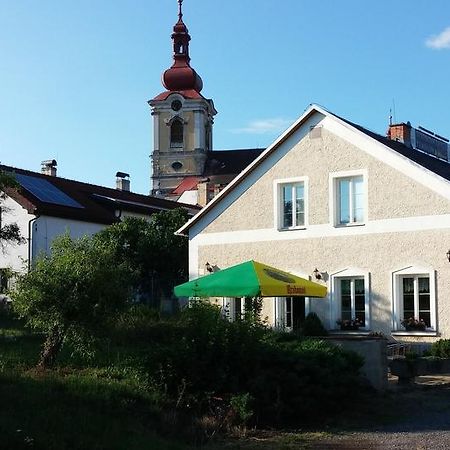 Pension U Milana Dvůr Králové nad Labem Dış mekan fotoğraf