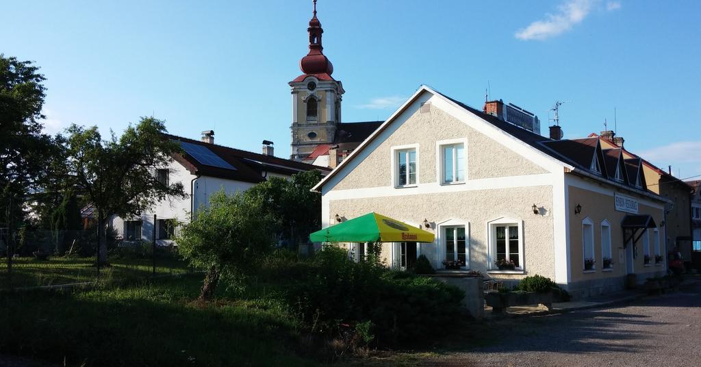 Pension U Milana Dvůr Králové nad Labem Dış mekan fotoğraf