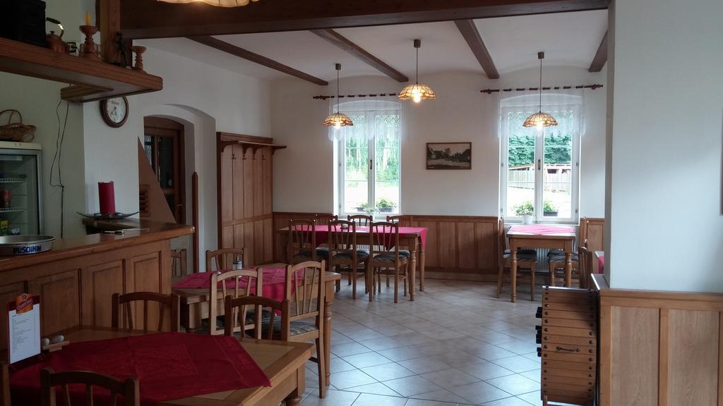 Pension U Milana Dvůr Králové nad Labem Dış mekan fotoğraf
